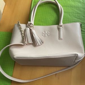 Like new Tory Burch handbag.
